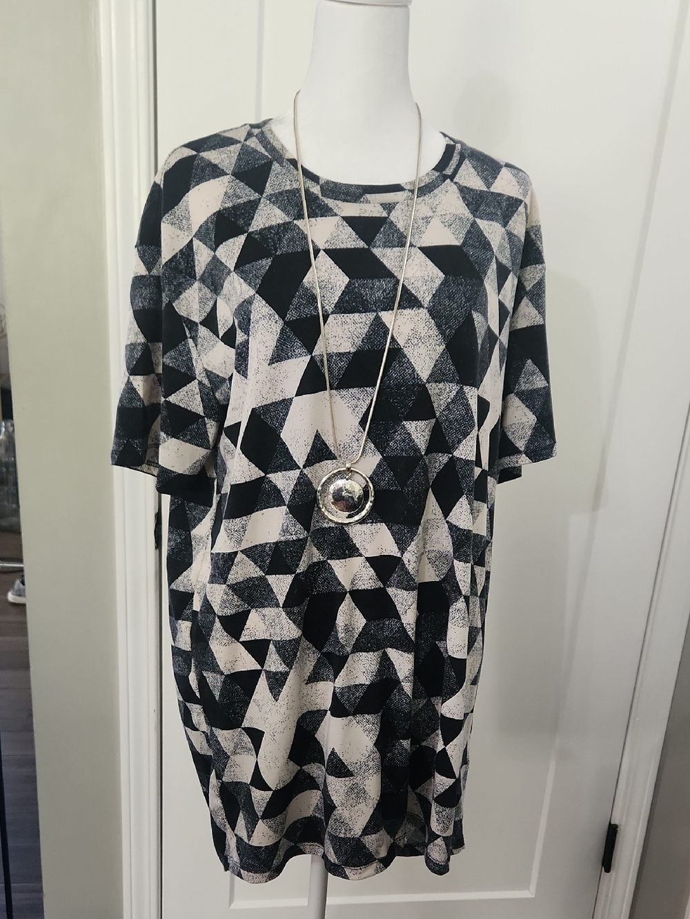 Bkack And White Tunic